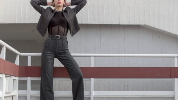 The Art of Minimalist Dressing: Less is More in 2026